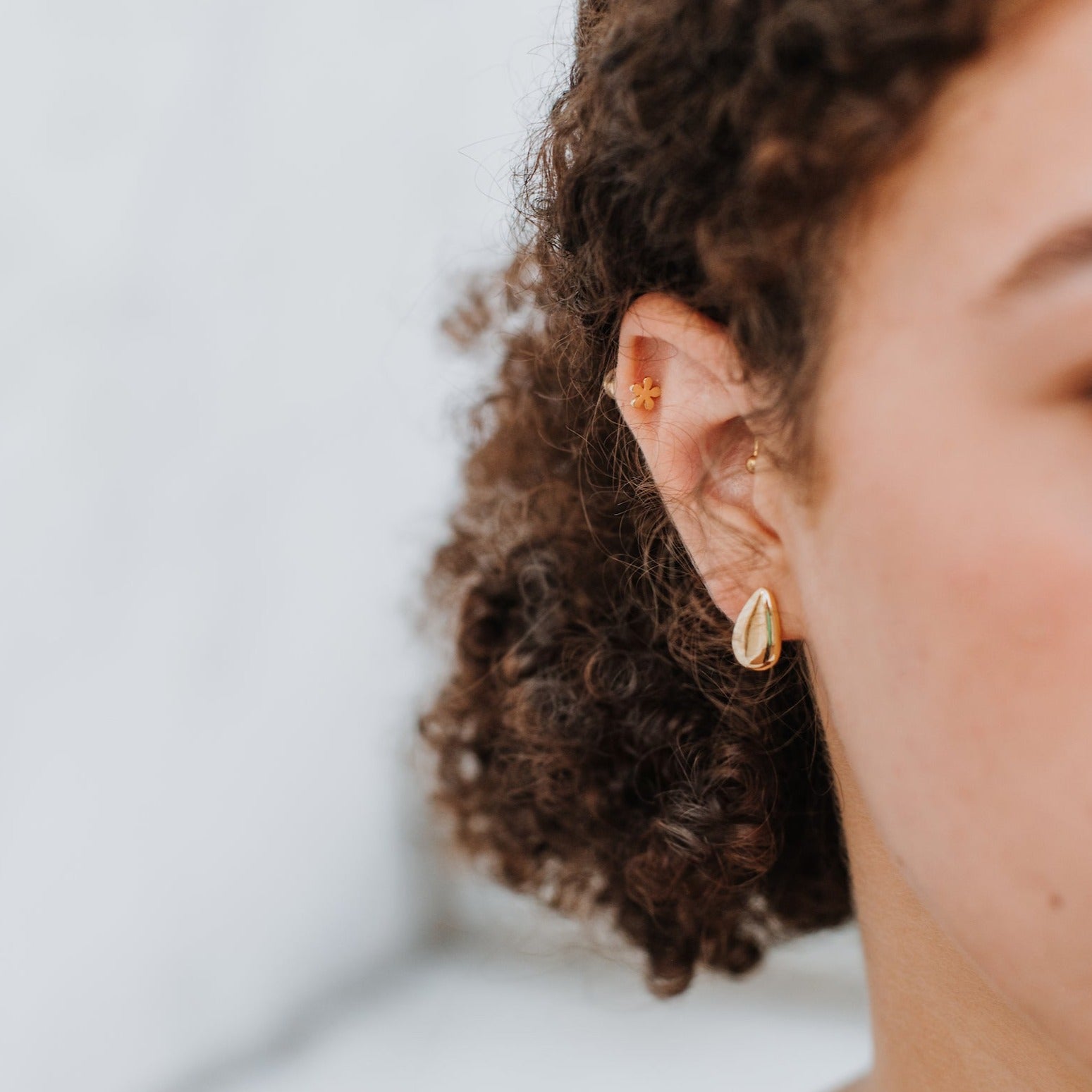 Glimmer Drop Studs