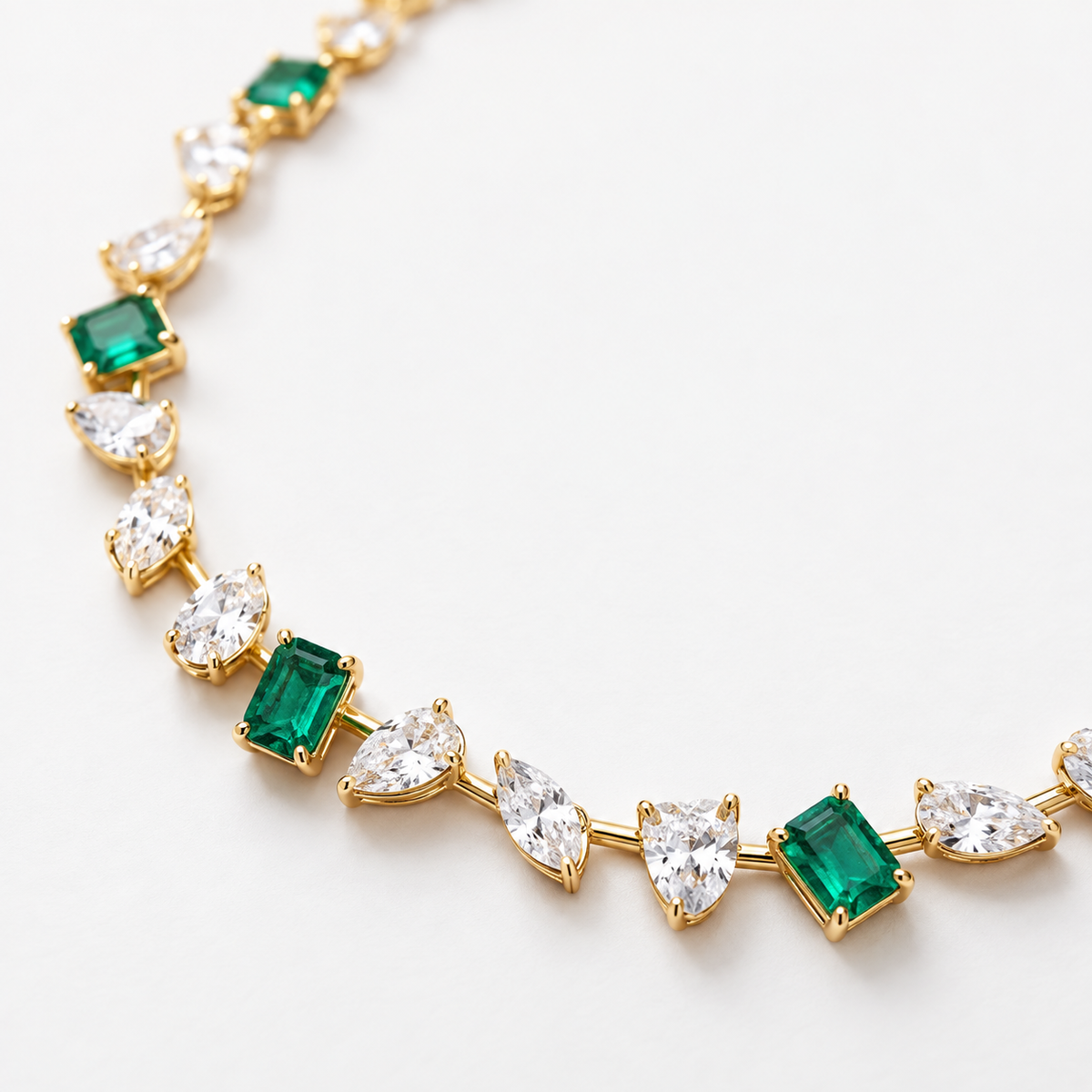 The Emerald Lumière Necklace