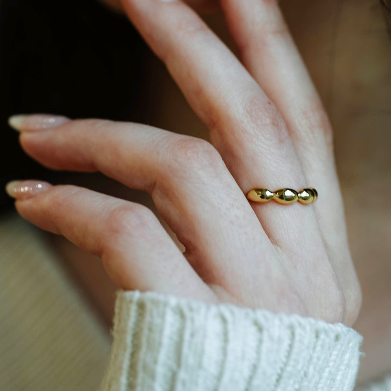 The Belvoir Beadline Ring